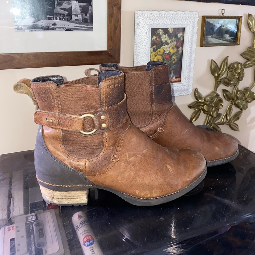 Merrell leather ankle booties with strap
